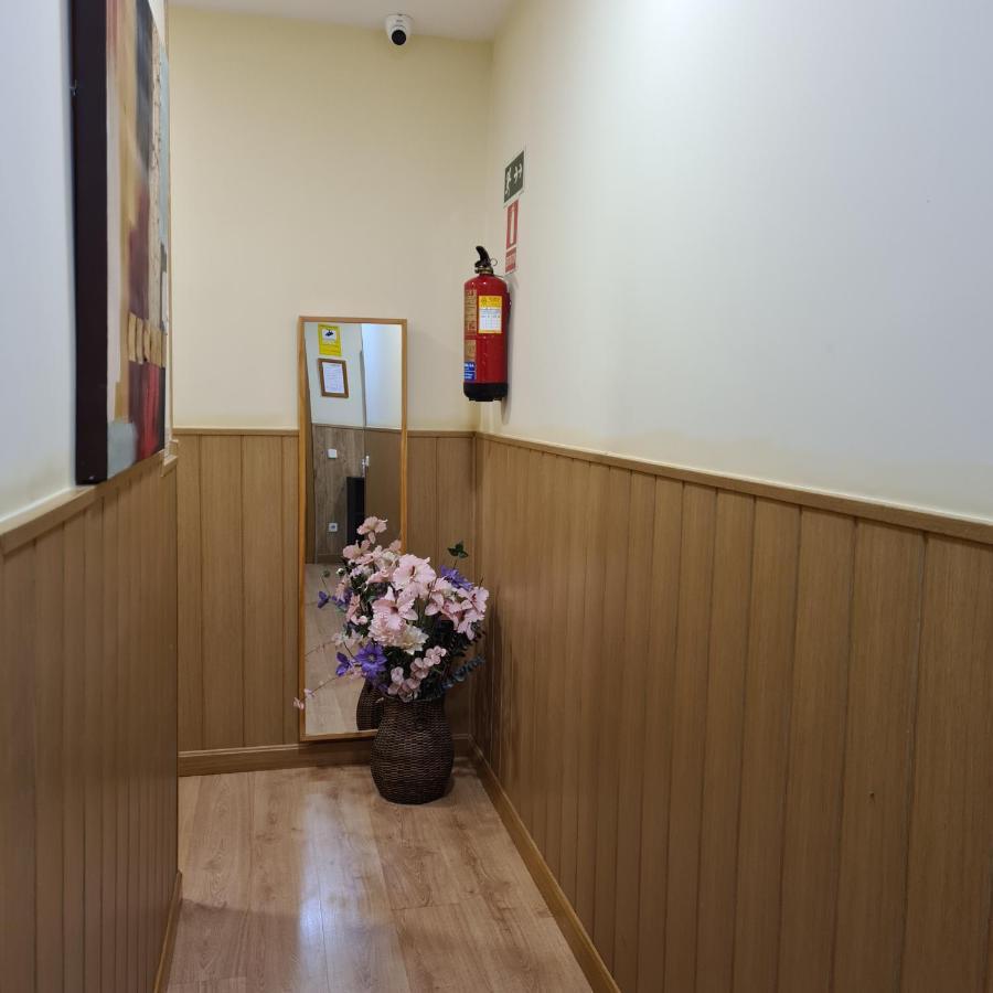 מדריד Hostal Oporto מראה חיצוני תמונה