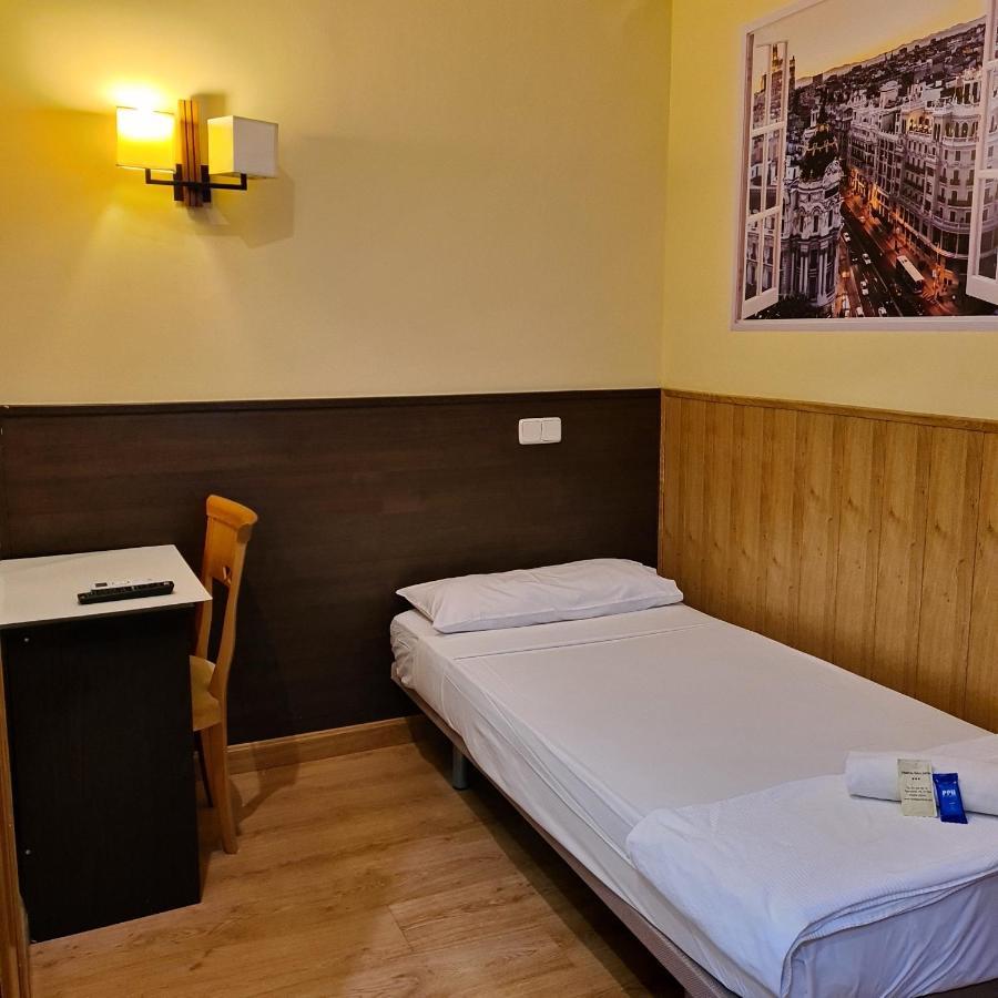 מדריד Hostal Oporto מראה חיצוני תמונה