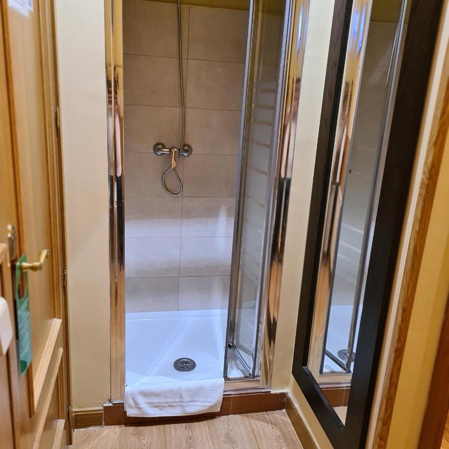 מדריד Hostal Oporto מראה חיצוני תמונה