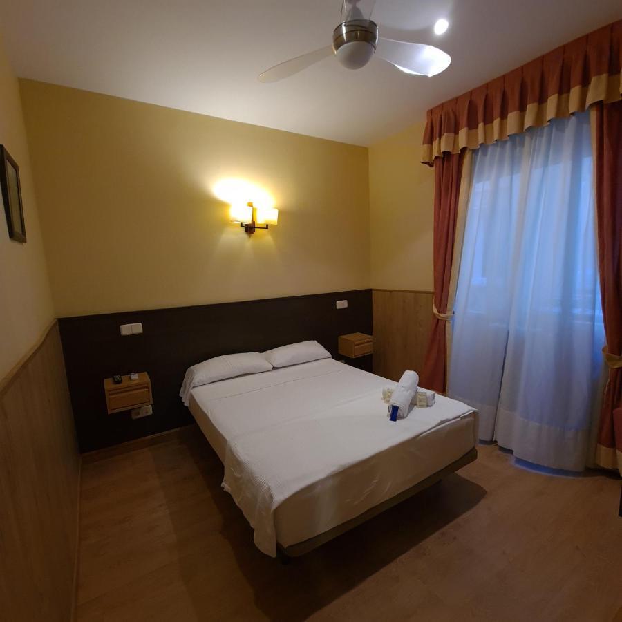 מדריד Hostal Oporto מראה חיצוני תמונה