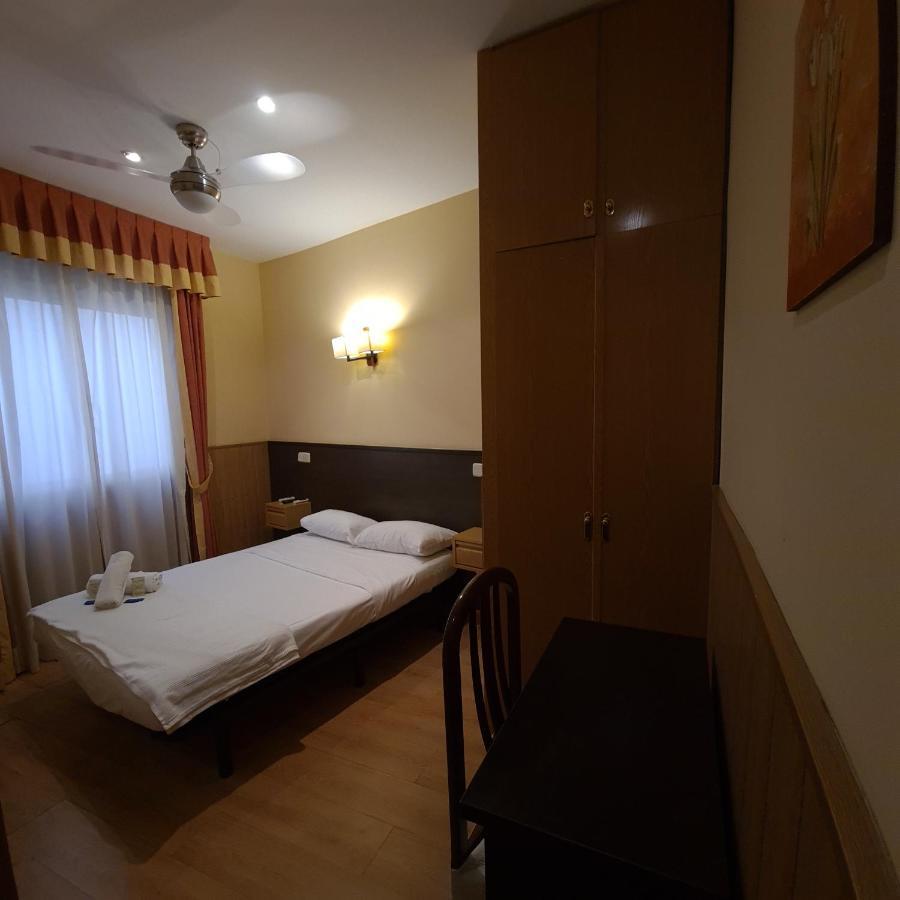 מדריד Hostal Oporto מראה חיצוני תמונה