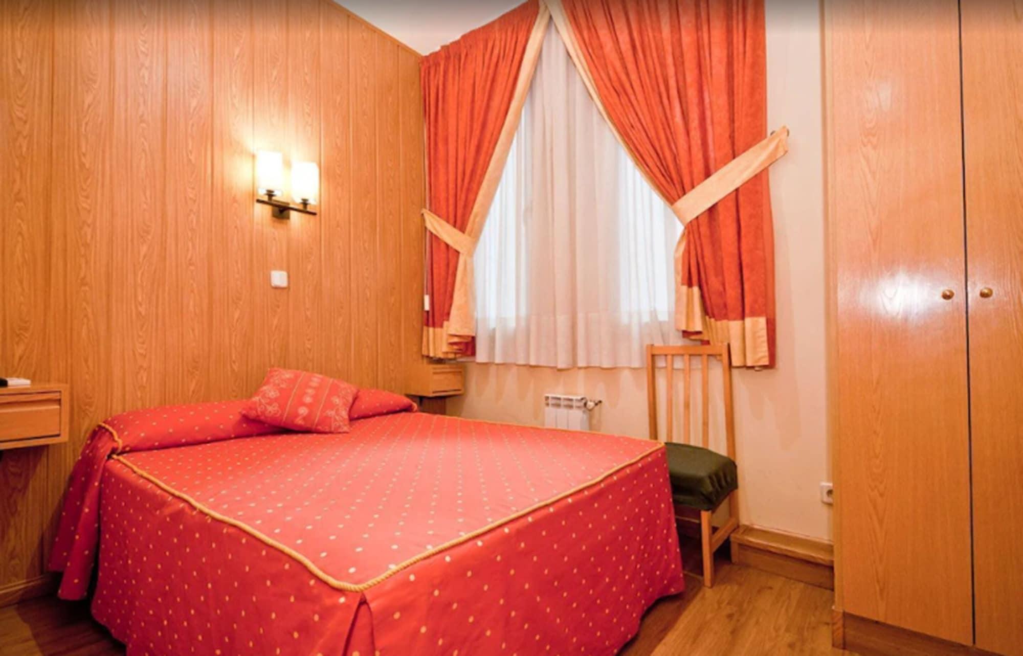 מדריד Hostal Oporto מראה חיצוני תמונה